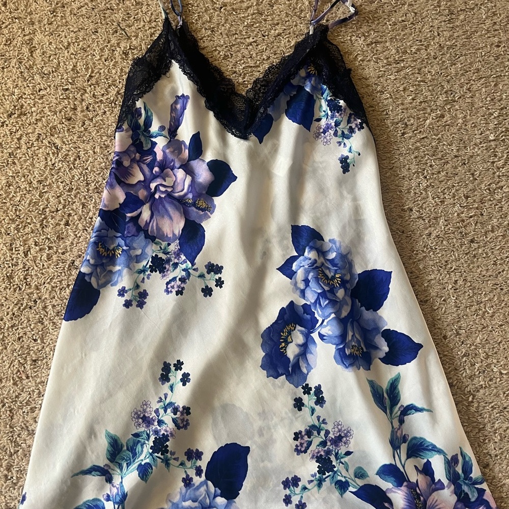 Linea Donatella Floral Chemise with Lace - Blue and White
